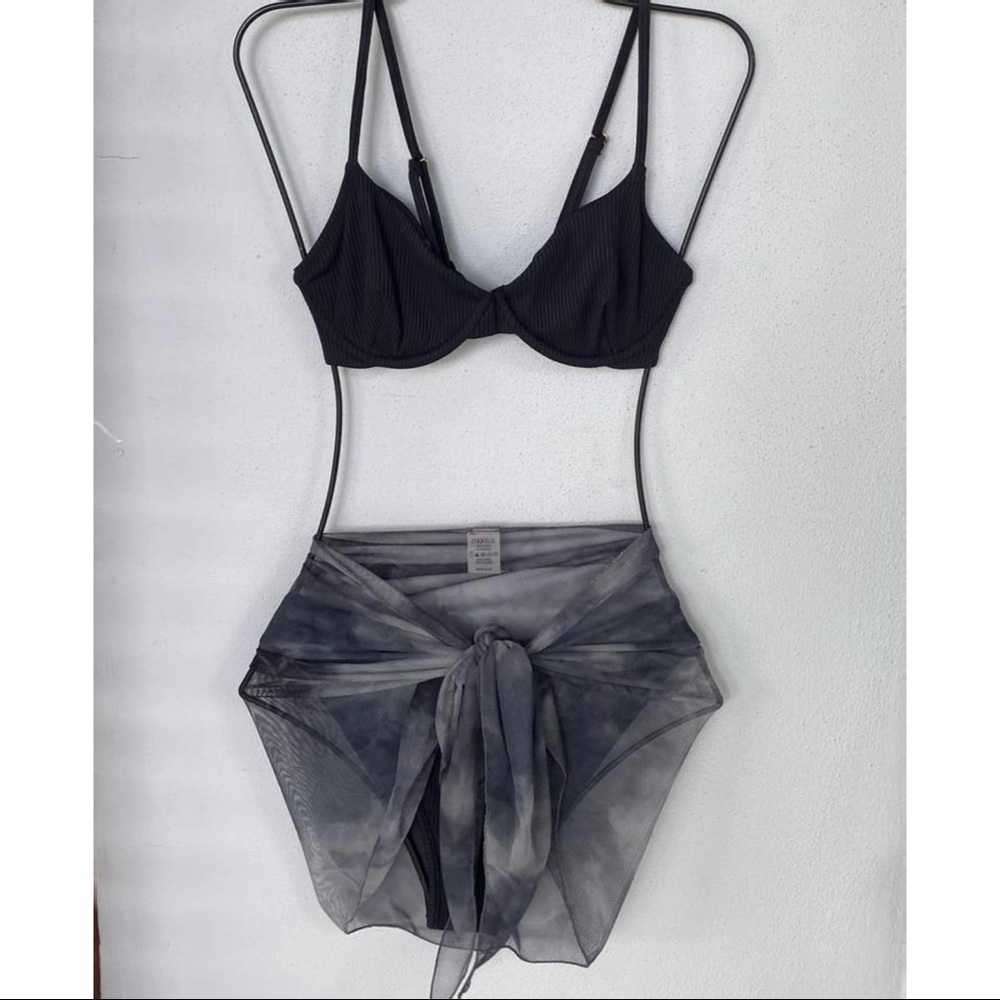 Montce Sarong